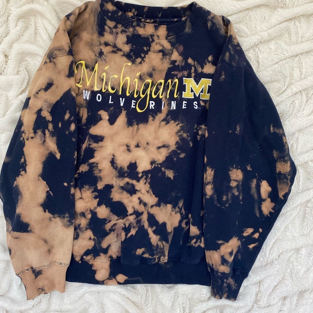University of Michigan bleach dyed crewneck sweatshirt - Picture 3 of 6